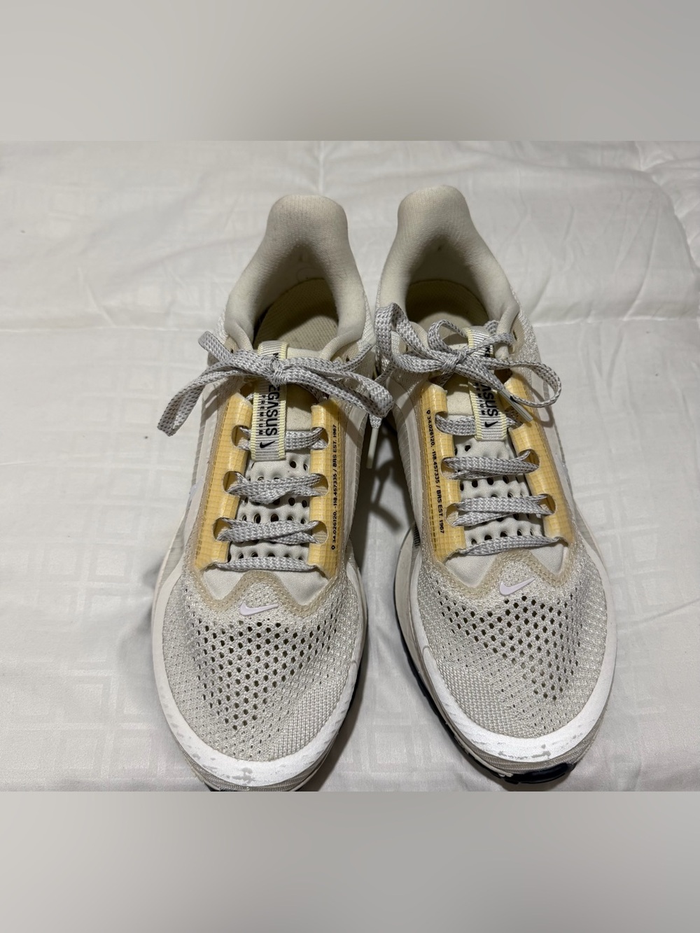 Nike - Picture 2 of 4